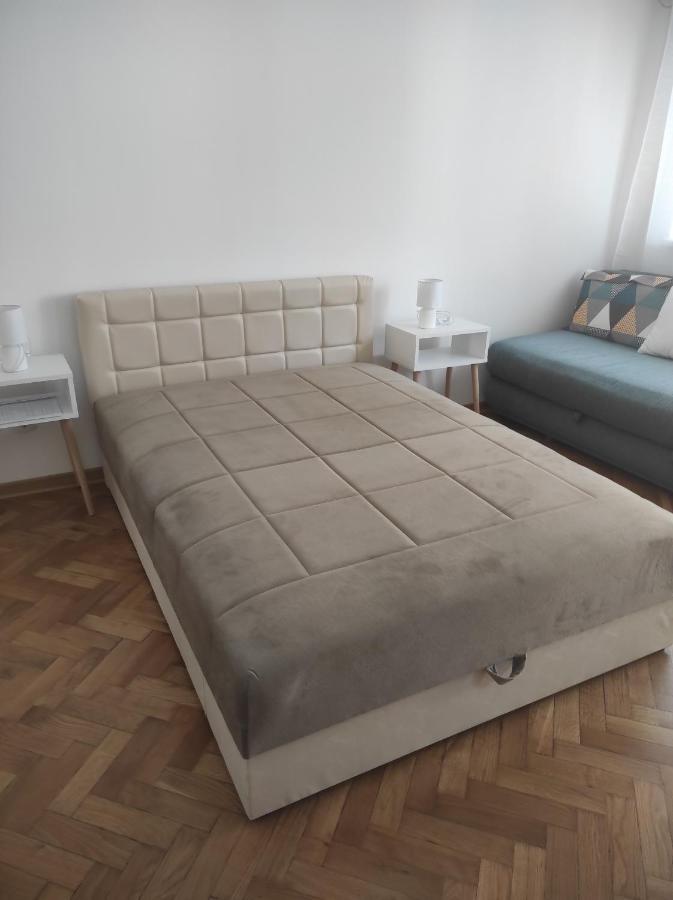 Apartman Nicolas Belgrad Exterior foto